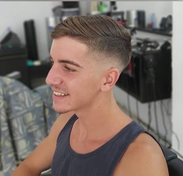 Corte de pelo con tupé y degradado
